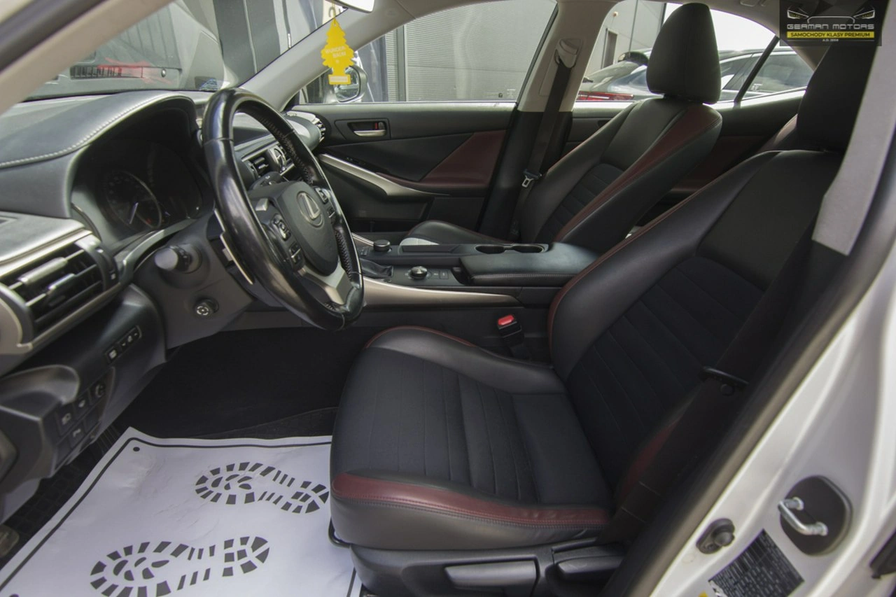 Lexus IS - Zdjęcie 23