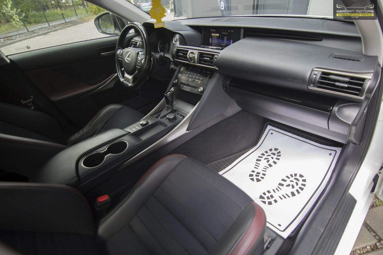 Lexus IS - Zdjęcie 27