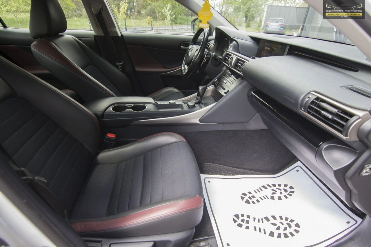 Lexus IS - Zdjęcie 28