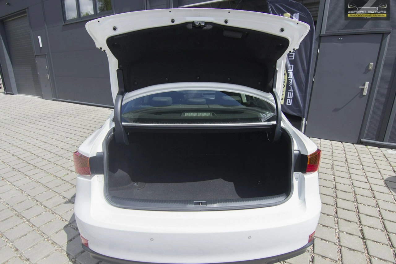 Lexus IS - Zdjęcie 31