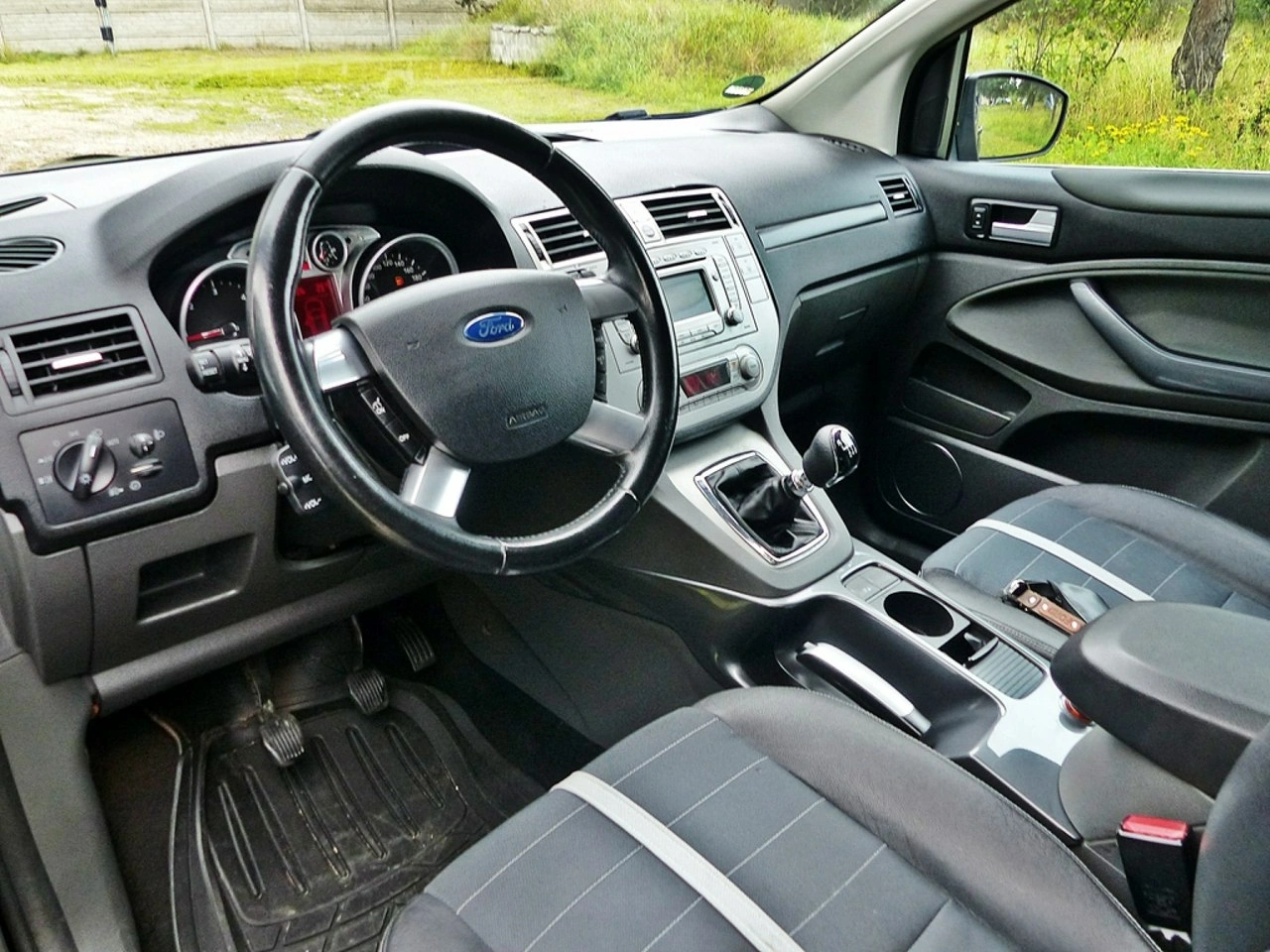 Ford Kuga - Zdjęcie 18