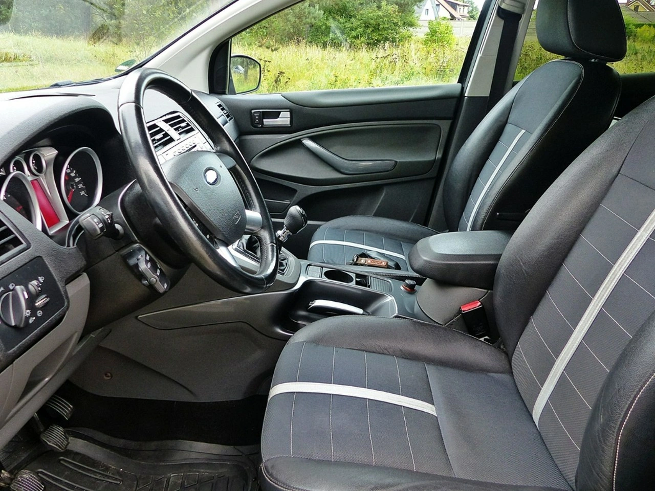 Ford Kuga - Zdjęcie 19