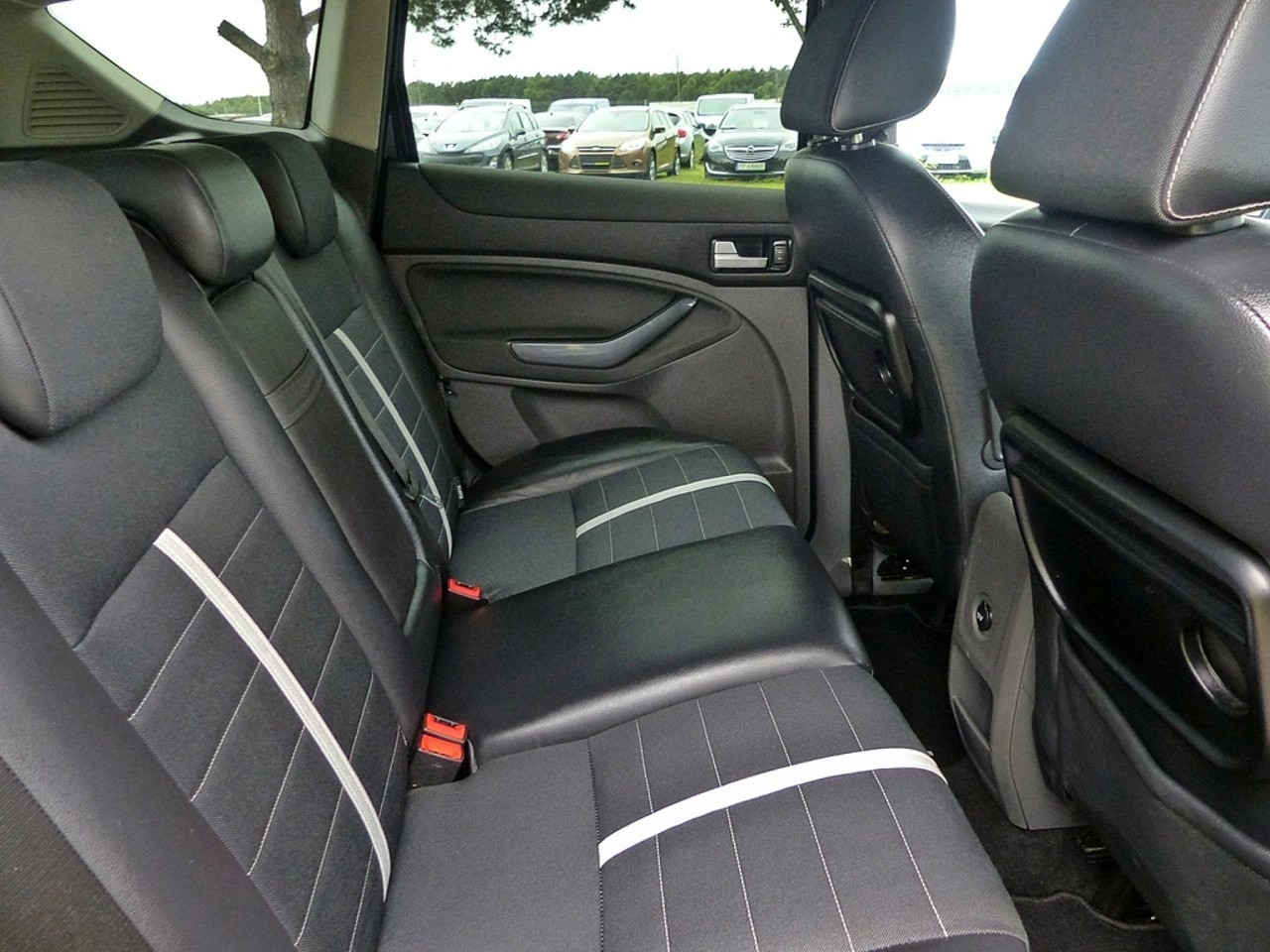 Ford Kuga - Zdjęcie 23