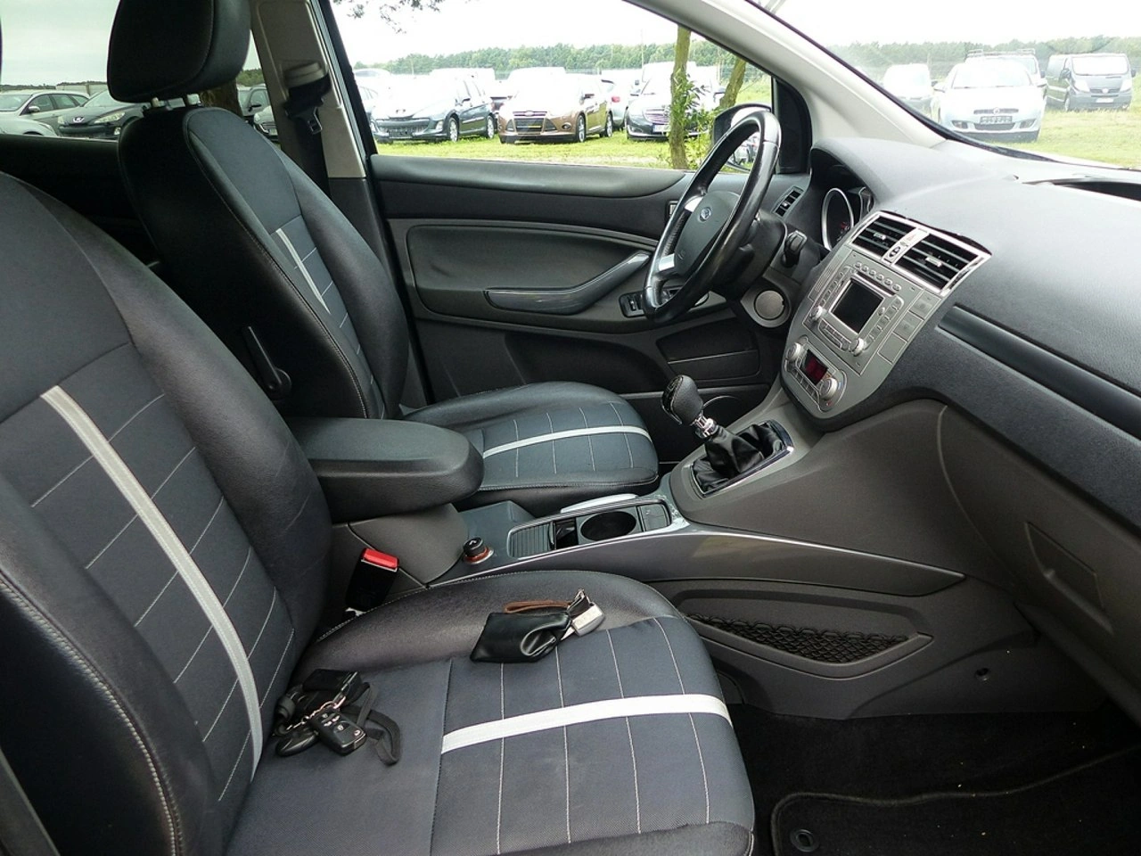 Ford Kuga - Zdjęcie 25