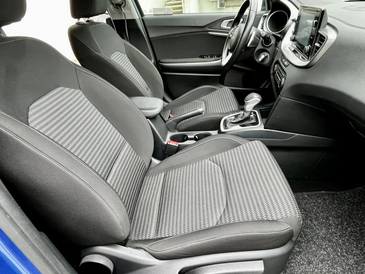 Kia Ceed - Zdjęcie 12