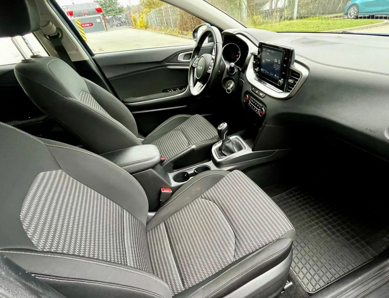 Kia Ceed - Zdjęcie 10