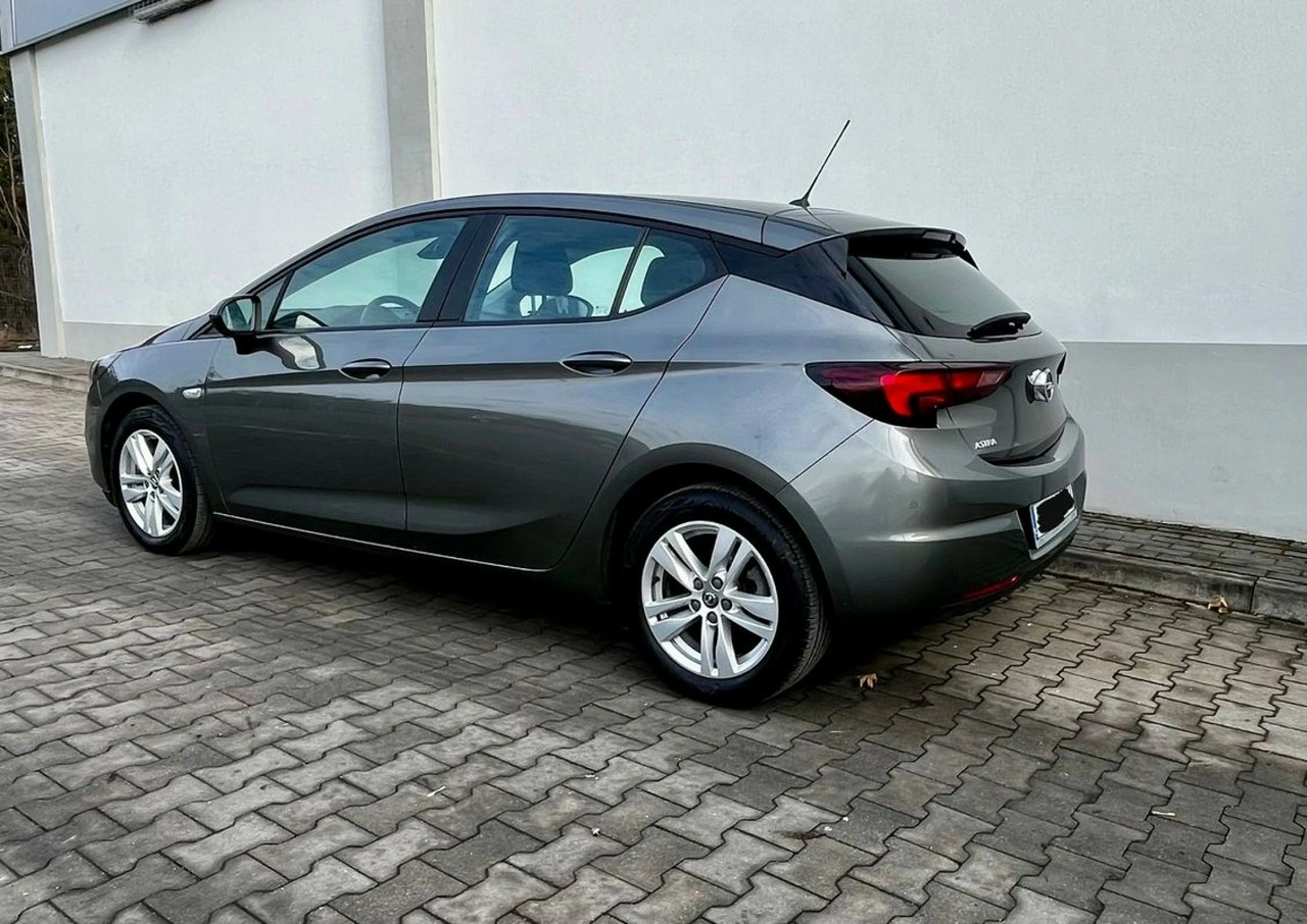 Opel Astra - Zdjęcie 2