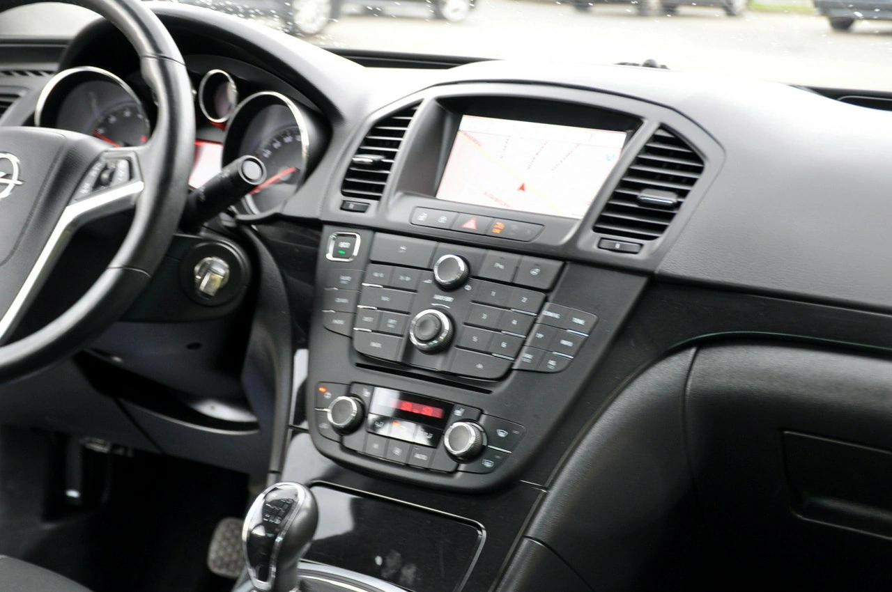 Opel Insignia - Zdjęcie 25
