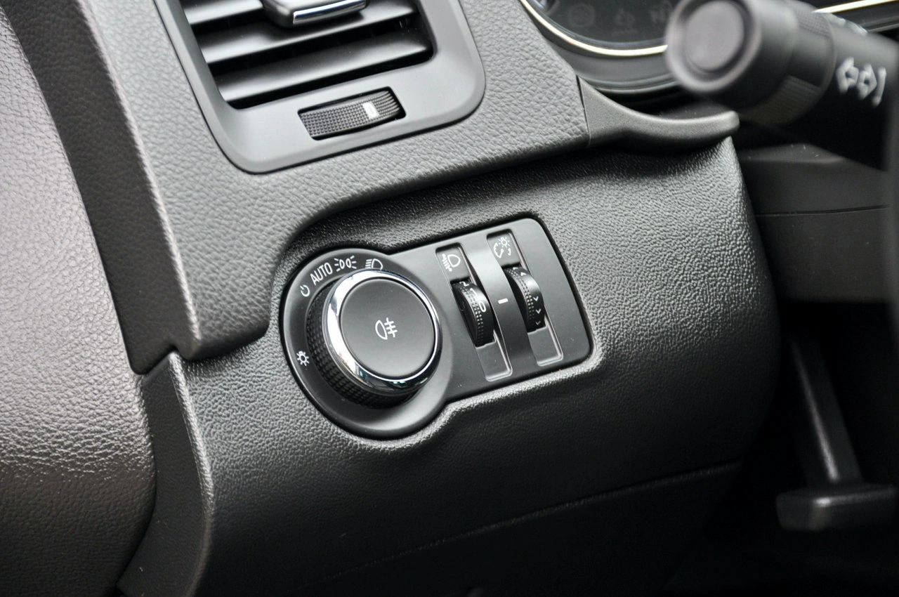 Opel Insignia - Zdjęcie 33