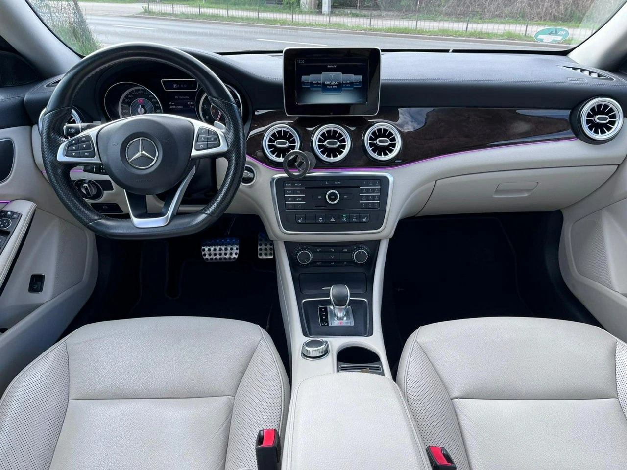 Mercedes CLA 45 AMG - Zdjęcie 16