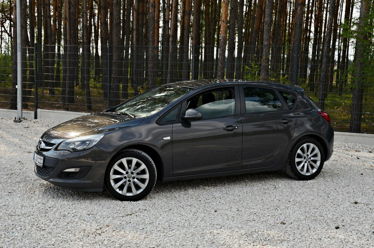Opel Astra - Zdjęcie 11