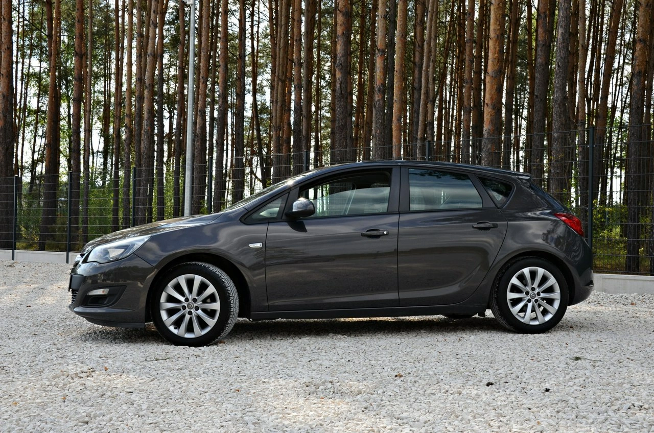 Opel Astra - Zdjęcie 12