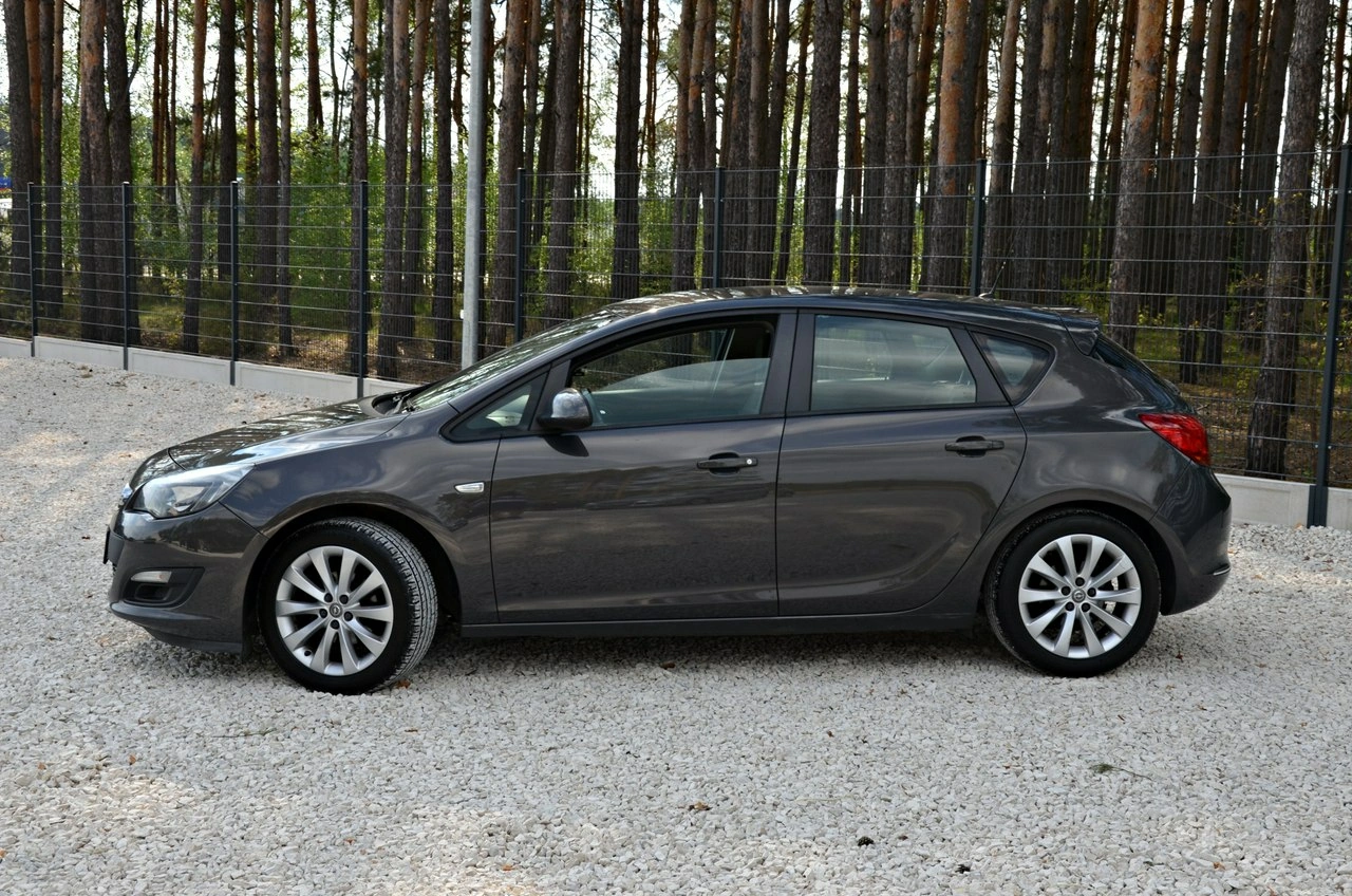 Opel Astra - Zdjęcie 13