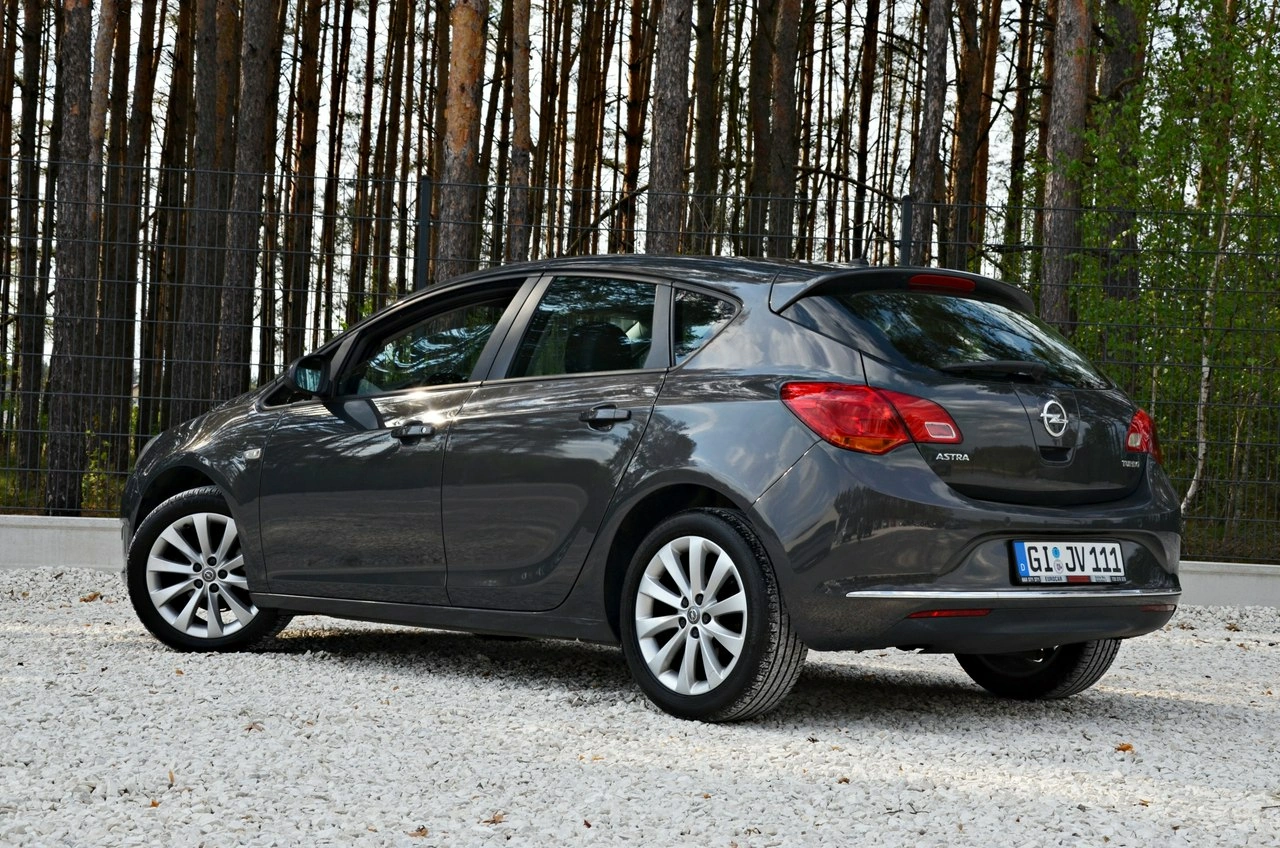 Opel Astra - Zdjęcie 22