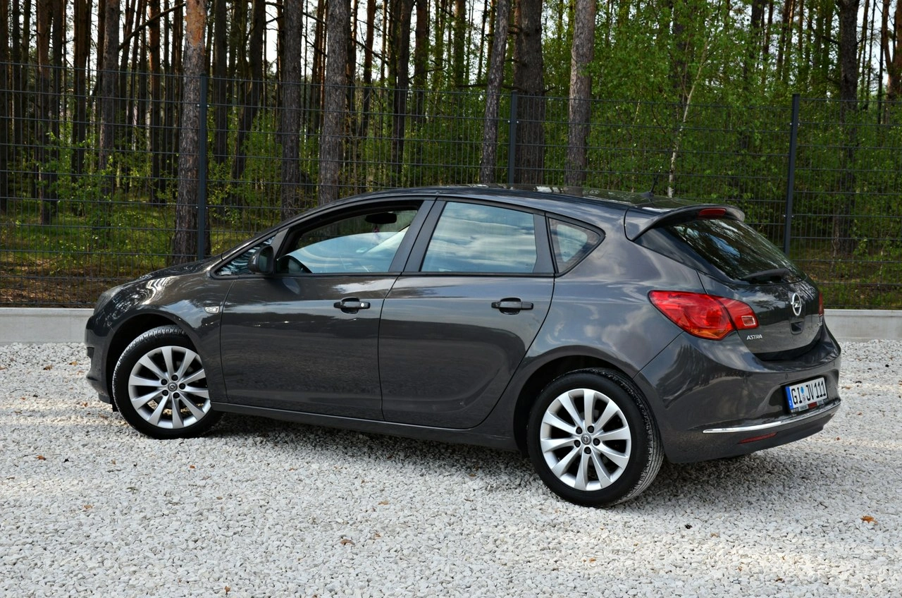 Opel Astra - Zdjęcie 23