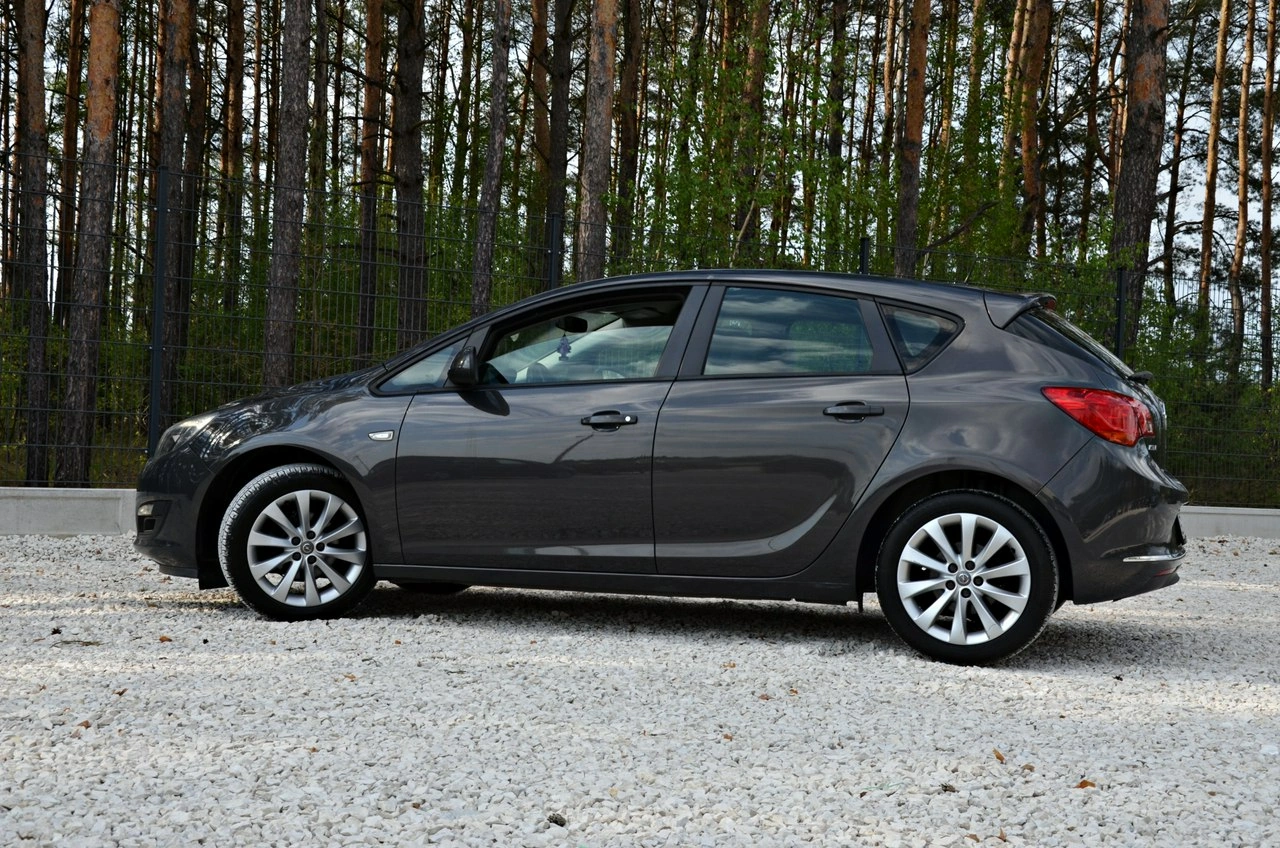 Opel Astra - Zdjęcie 24