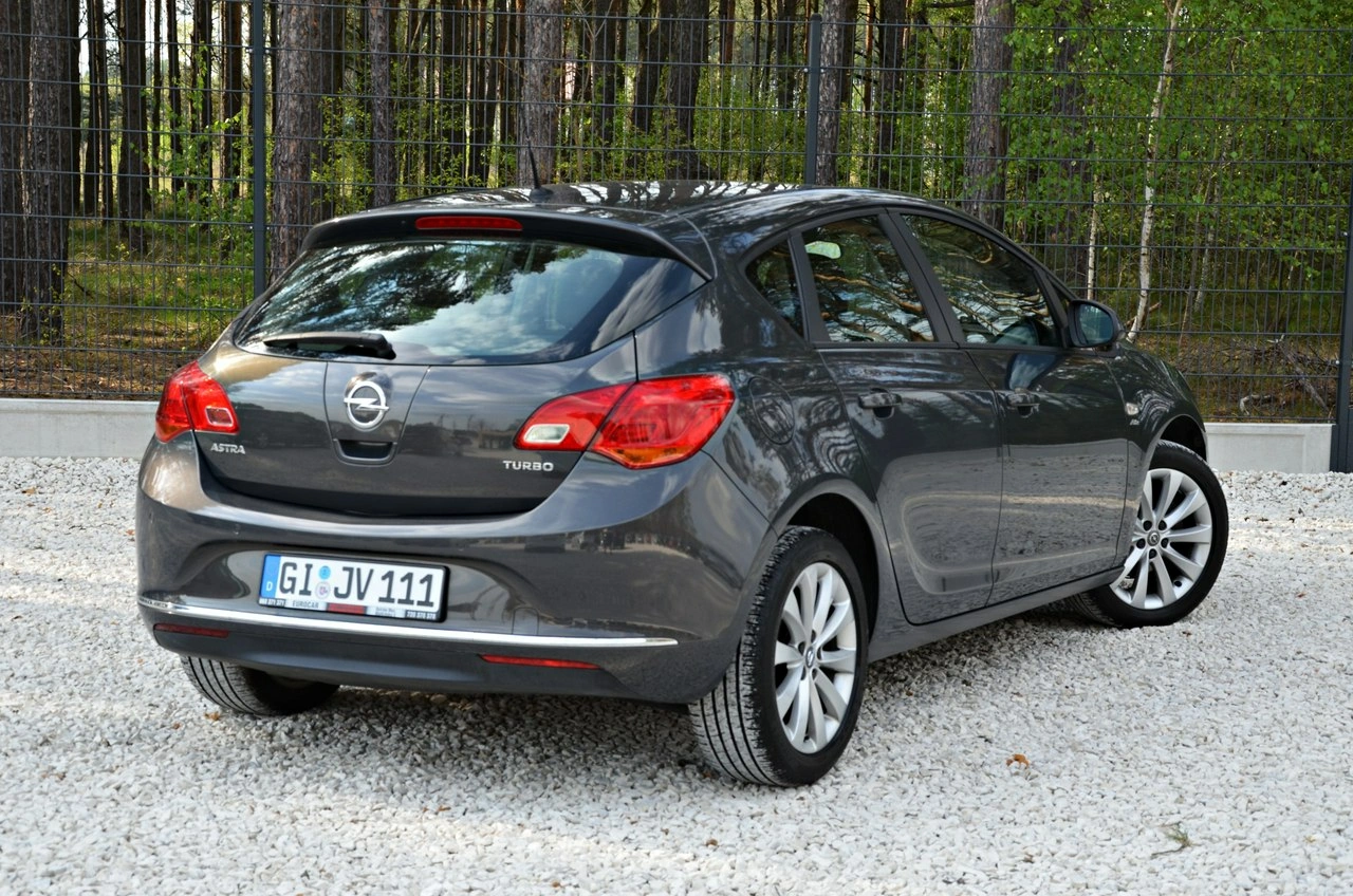 Opel Astra - Zdjęcie 2