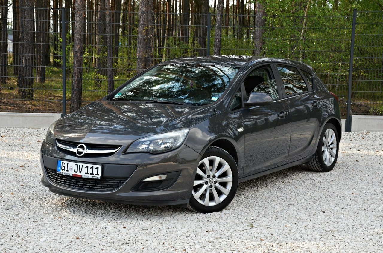 Opel Astra - Główne zdjęcie