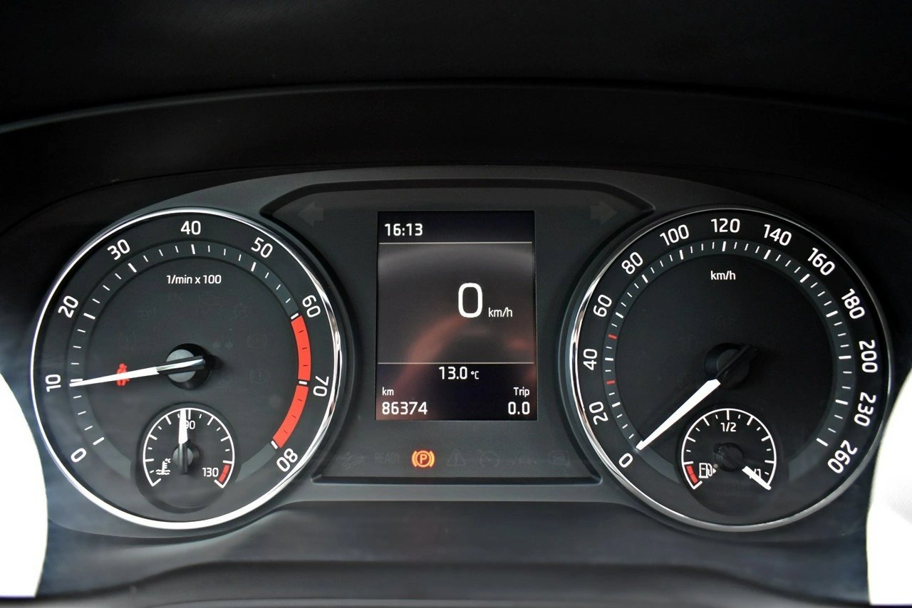 Skoda Octavia - Zdjęcie 15