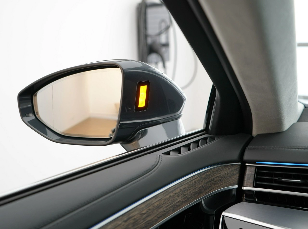Audi A8 - Zdjęcie 27
