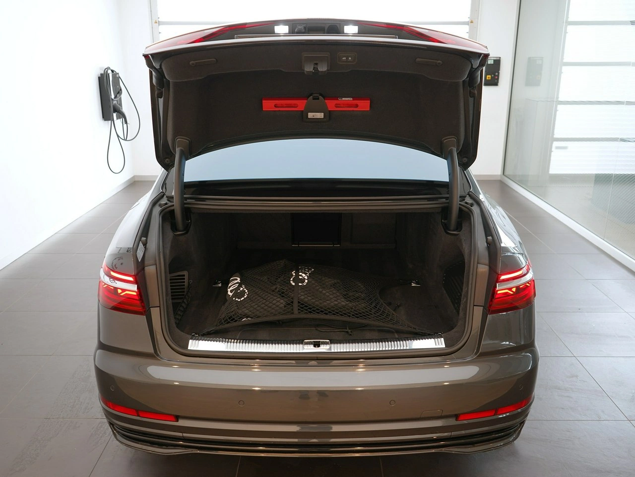 Audi A8 - Zdjęcie 3