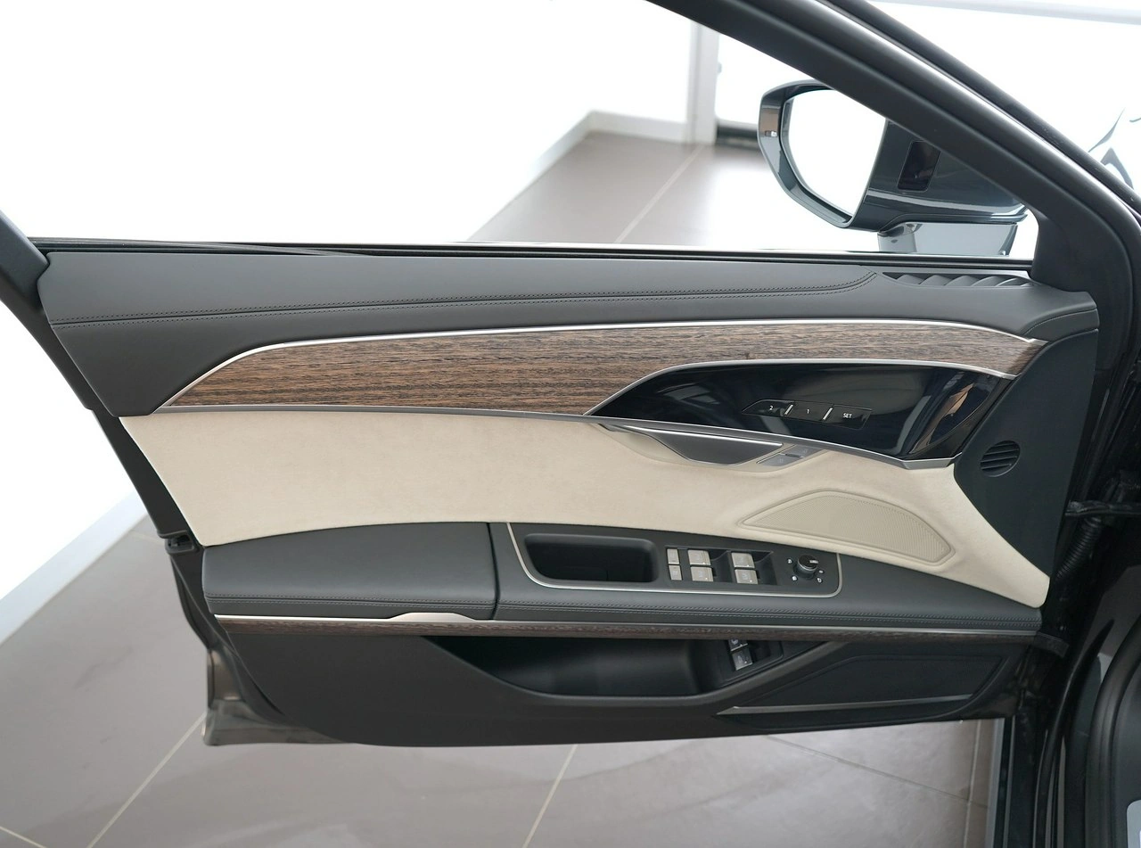 Audi A8 - Zdjęcie 5