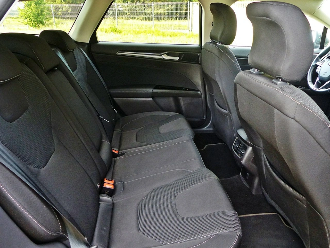 Ford Mondeo - Zdjęcie 23