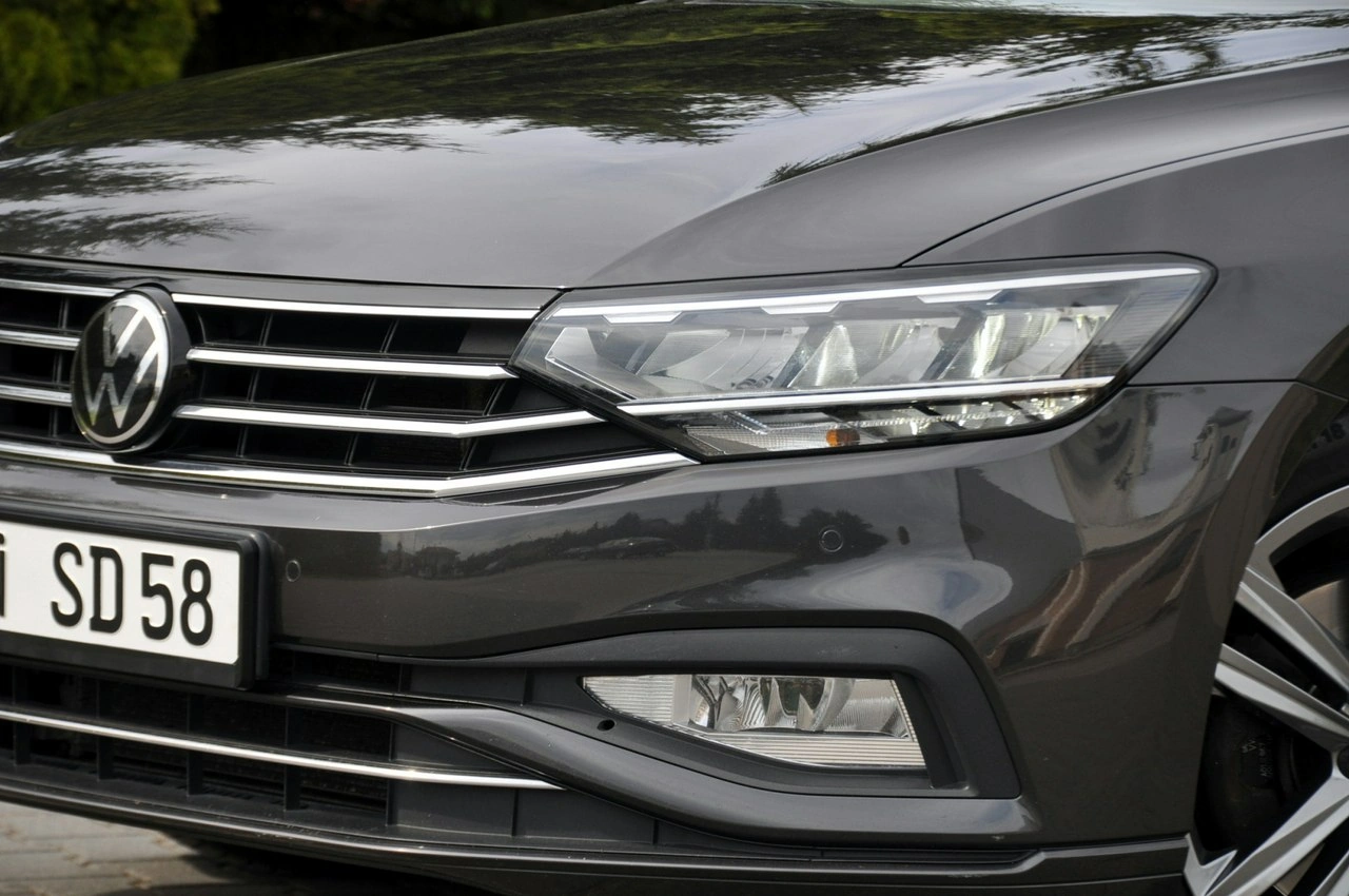 Volkswagen Passat Variant - Zdjęcie 11