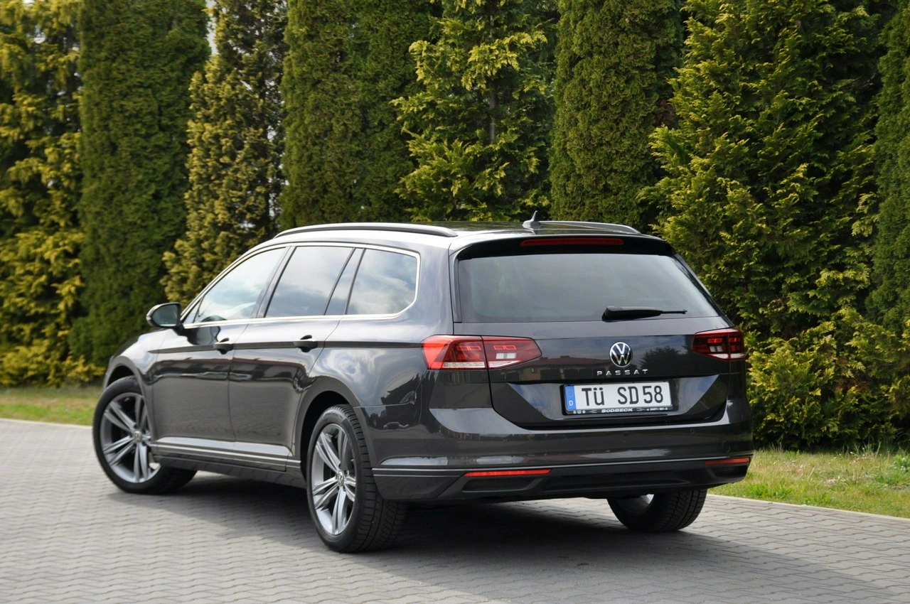 Volkswagen Passat Variant - Zdjęcie 14