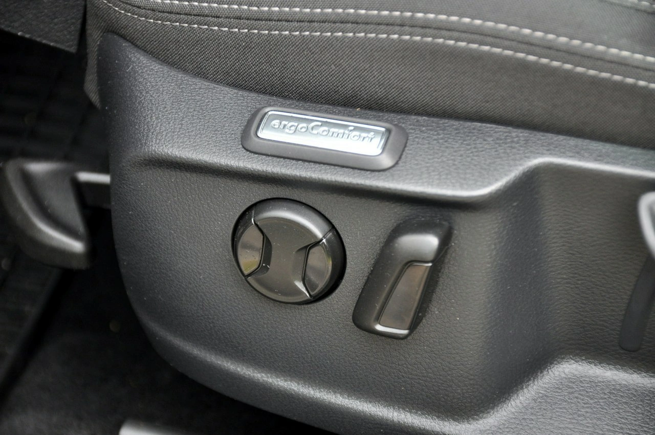Volkswagen Passat Variant - Zdjęcie 23