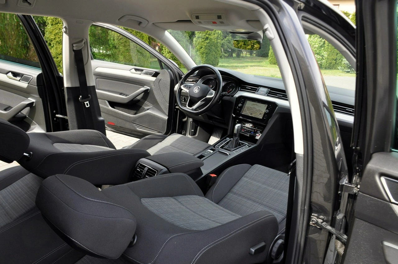 Volkswagen Passat Variant - Zdjęcie 24