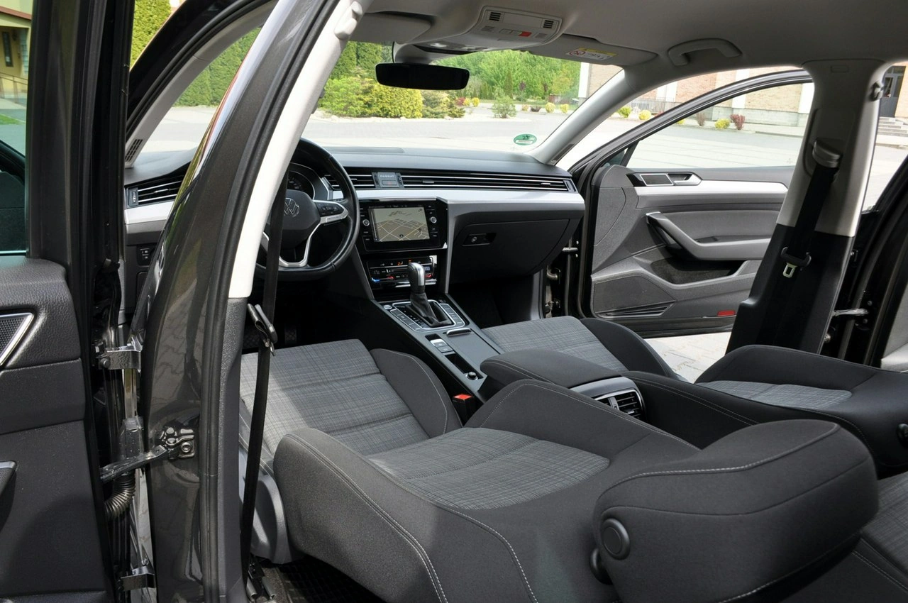 Volkswagen Passat Variant - Zdjęcie 28