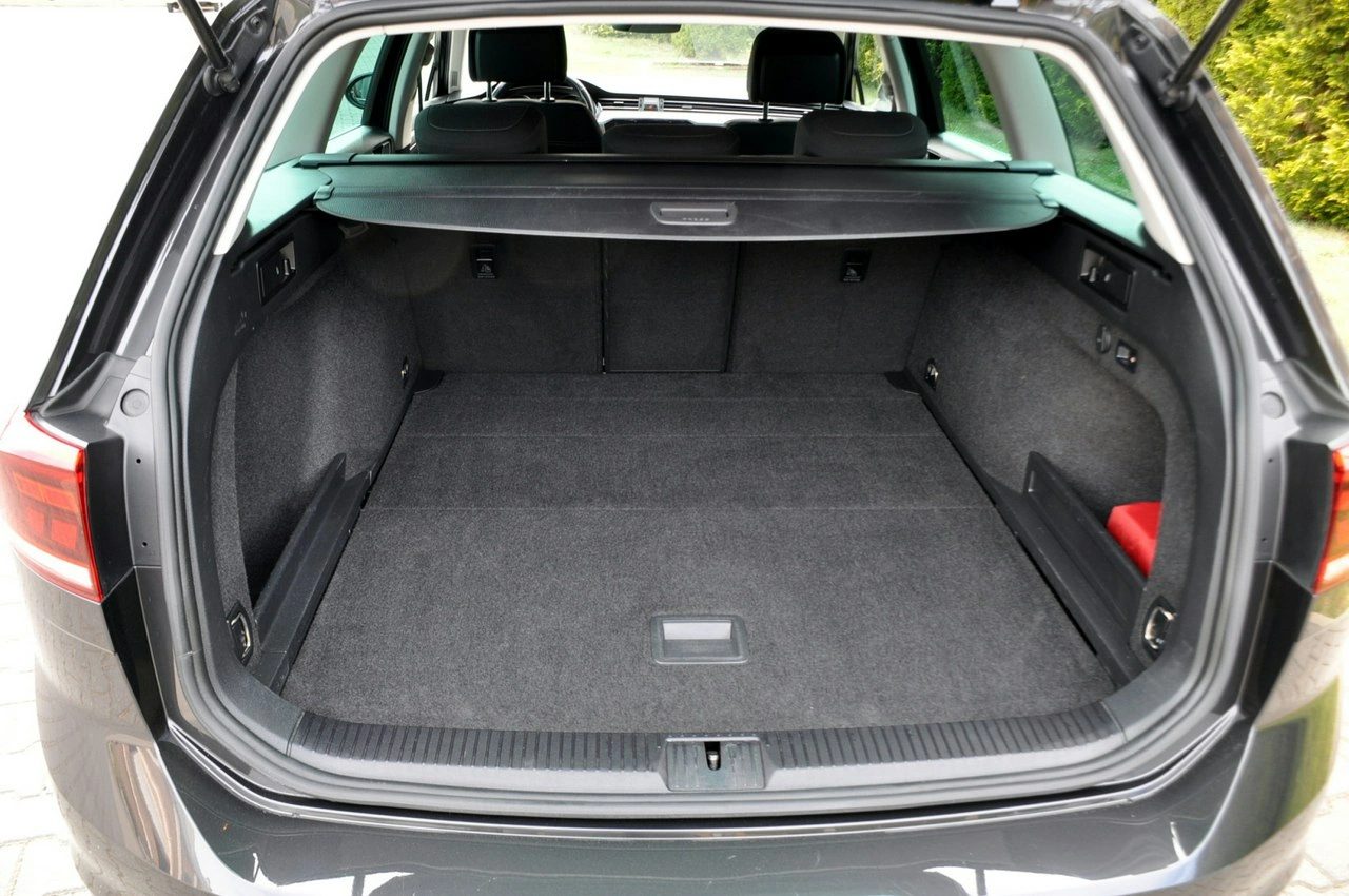 Volkswagen Passat Variant - Zdjęcie 37
