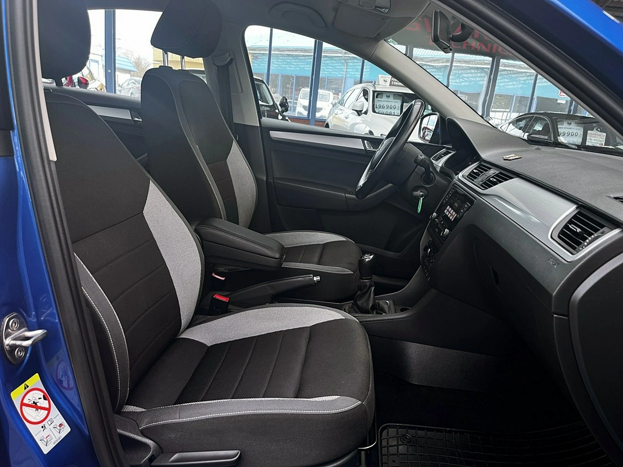 Skoda RAPID - Zdjęcie 10