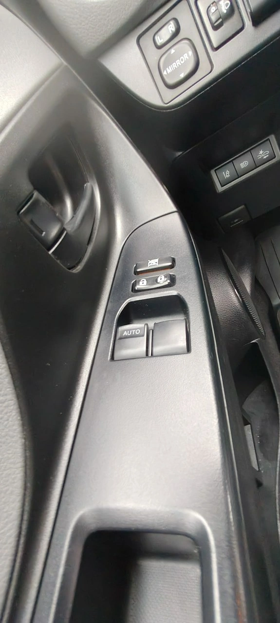 Toyota Yaris - Zdjęcie 14