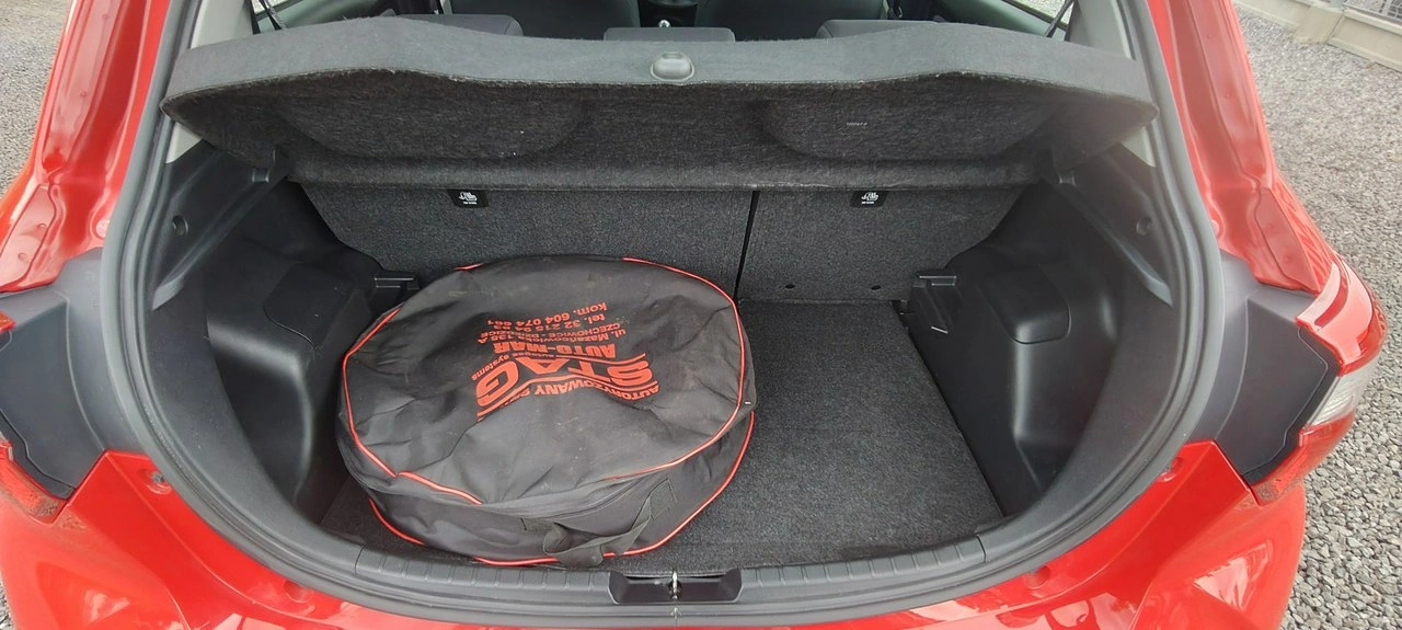 Toyota Yaris - Zdjęcie 15