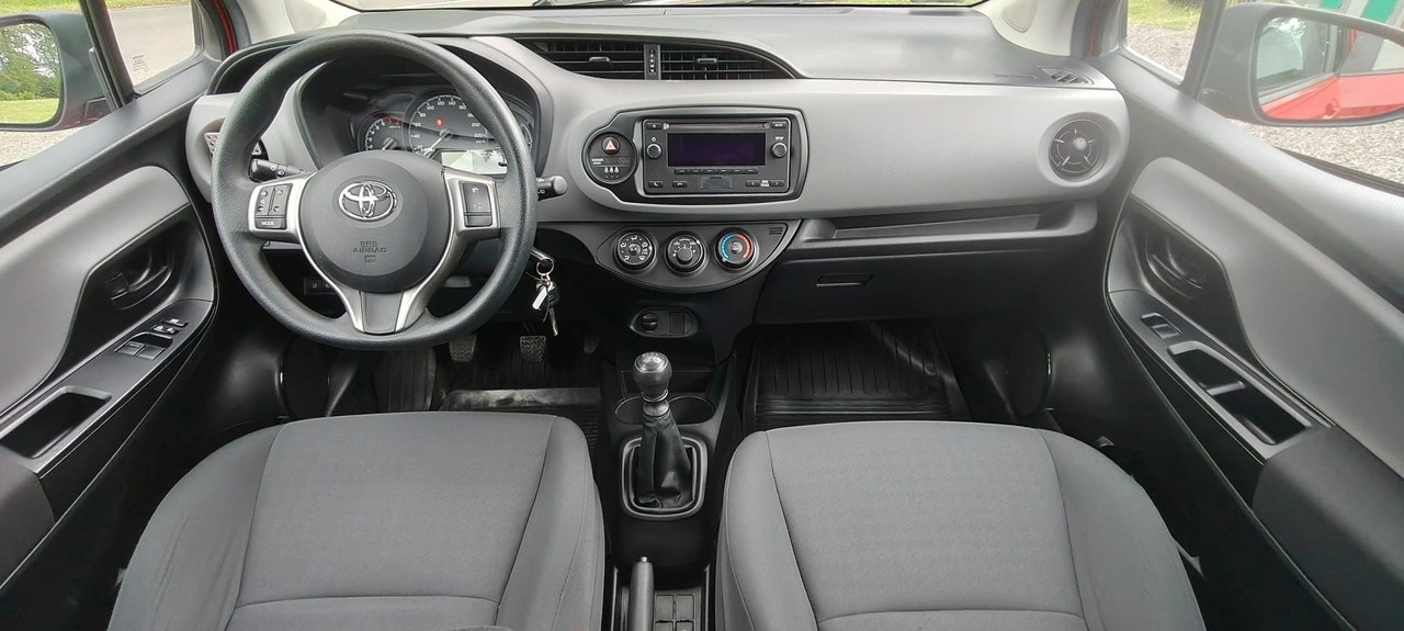 Toyota Yaris - Zdjęcie 7