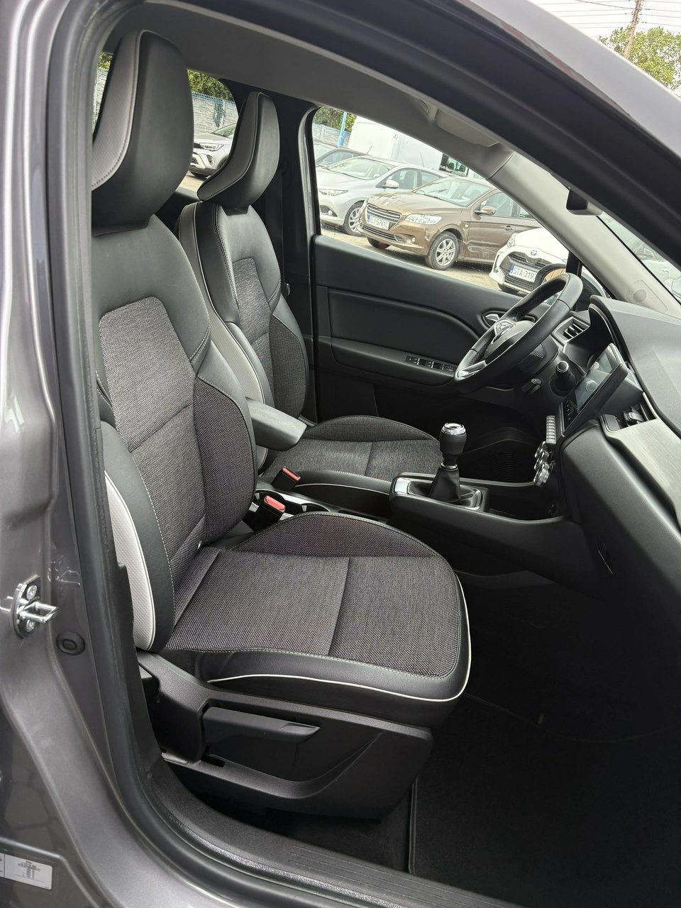 Renault Captur - Zdjęcie 12