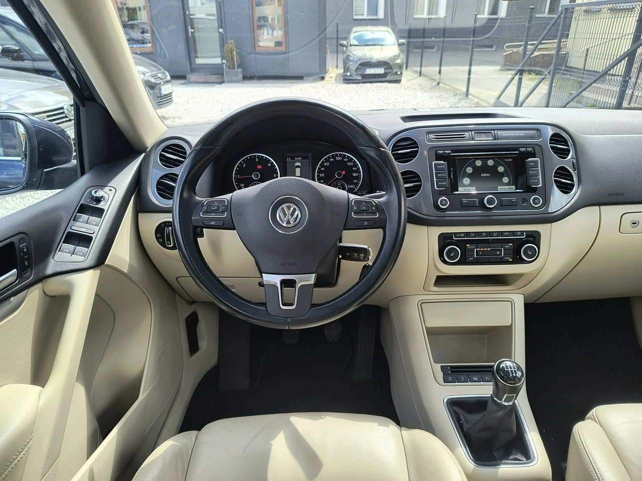 Volkswagen Tiguan - Zdjęcie 11