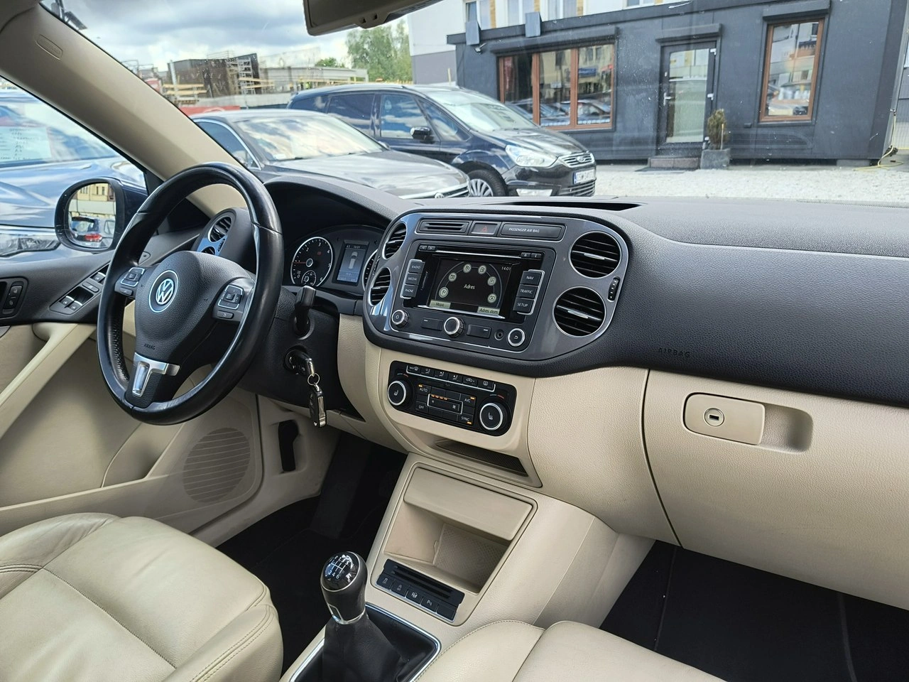 Volkswagen Tiguan - Zdjęcie 16