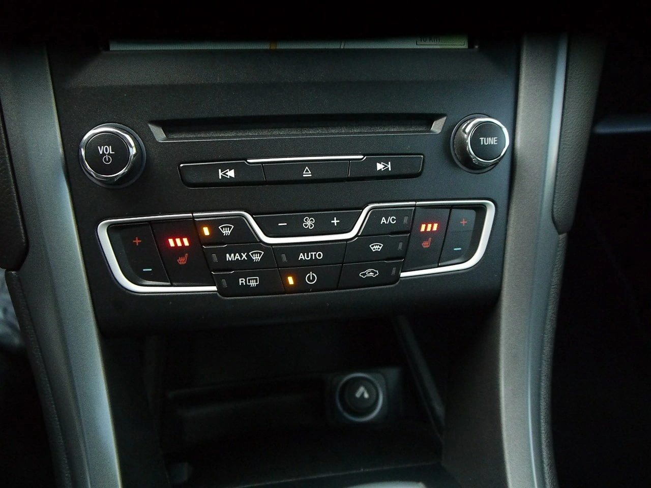 Ford Mondeo - Zdjęcie 29