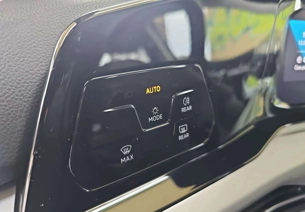 Volkswagen Golf - Zdjęcie 16