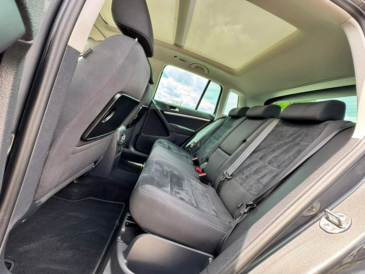 Volkswagen Tiguan - Zdjęcie 27