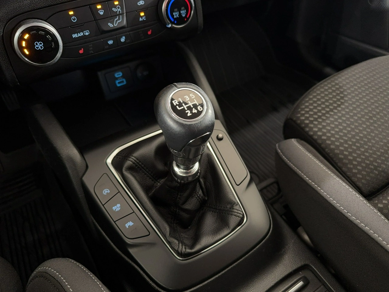 Ford Focus - Zdjęcie 23