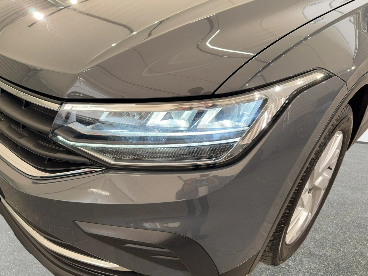 Volkswagen Tiguan - Zdjęcie 8