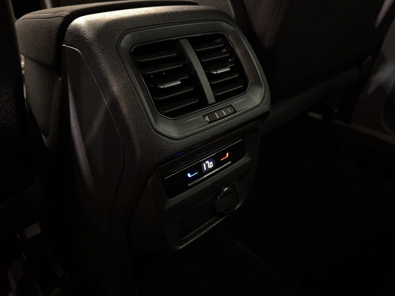 Volkswagen Tiguan - Zdjęcie 13