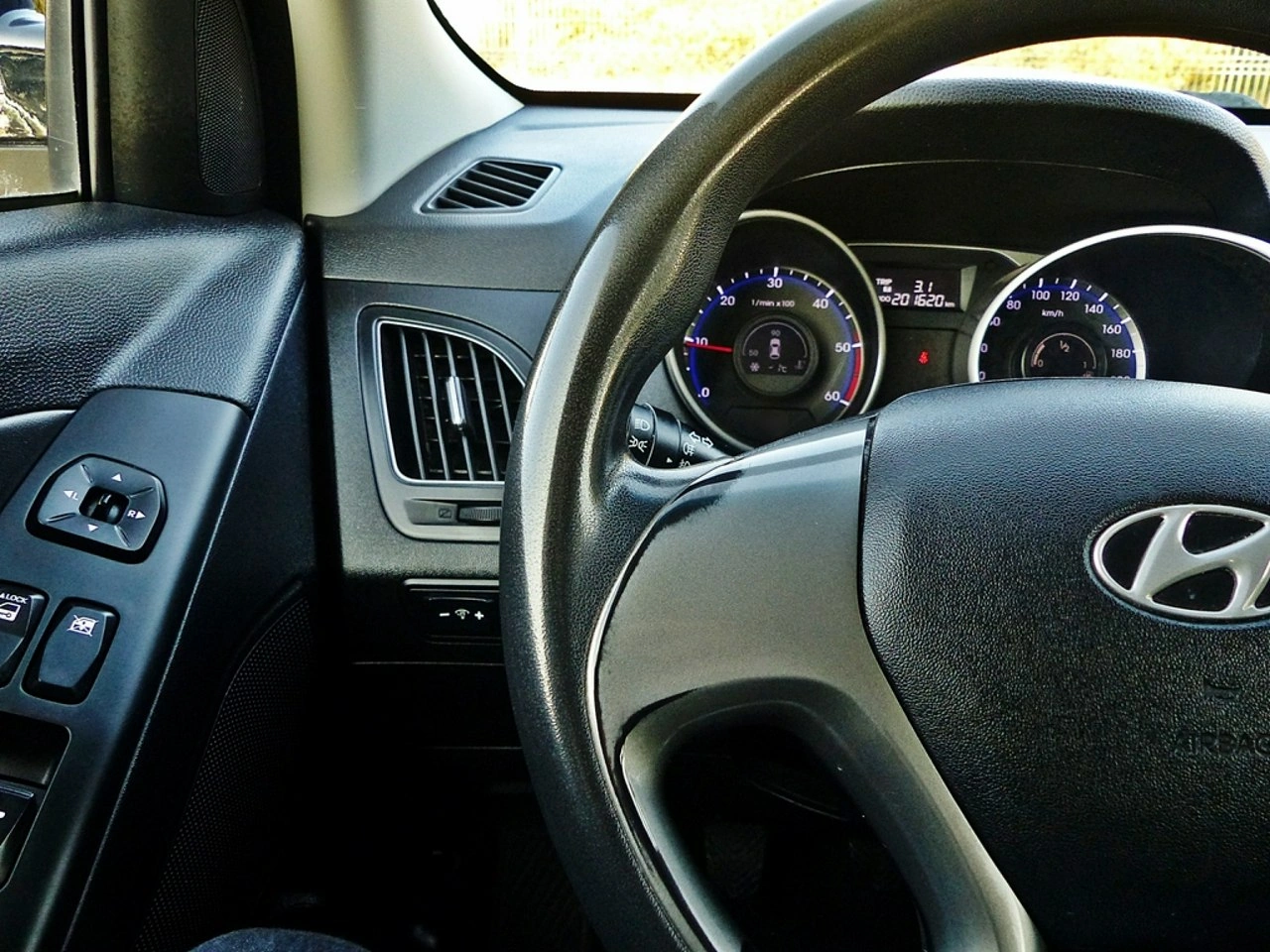 Hyundai ix35 - Zdjęcie 28