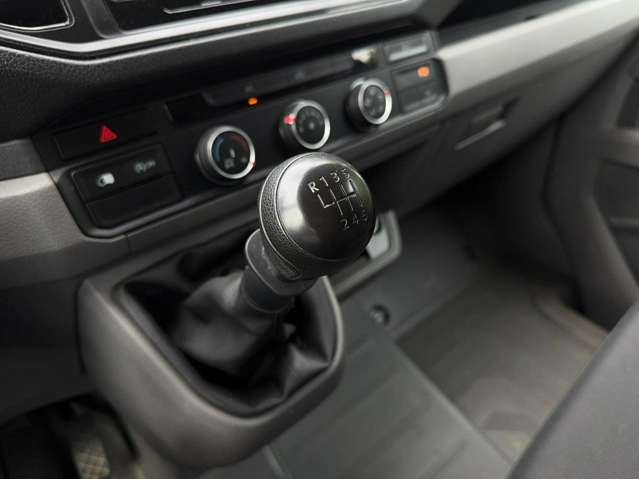 Volkswagen Crafter - Zdjęcie 15