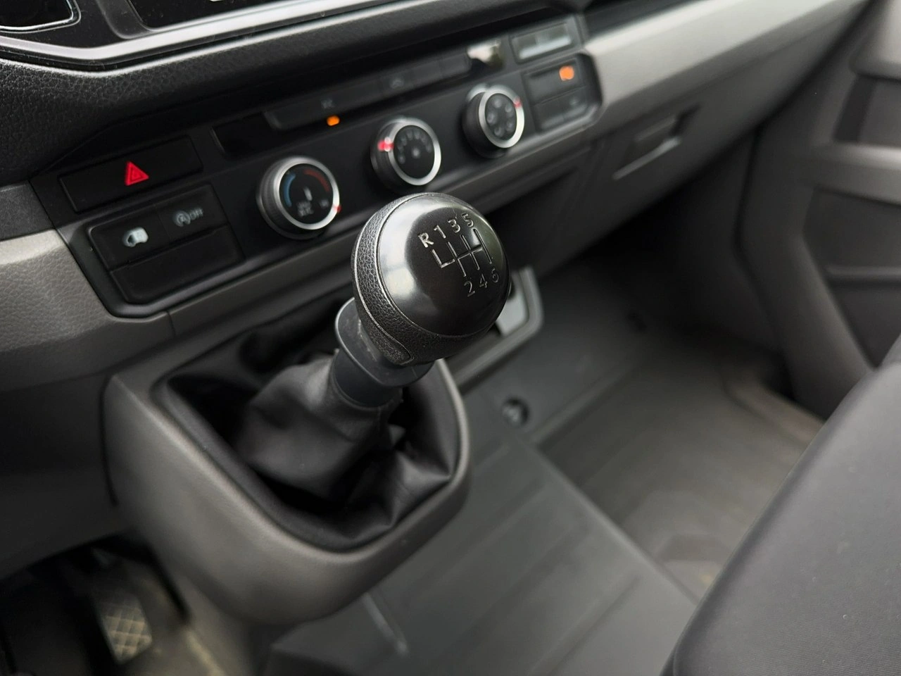 Volkswagen Crafter - Zdjęcie 18