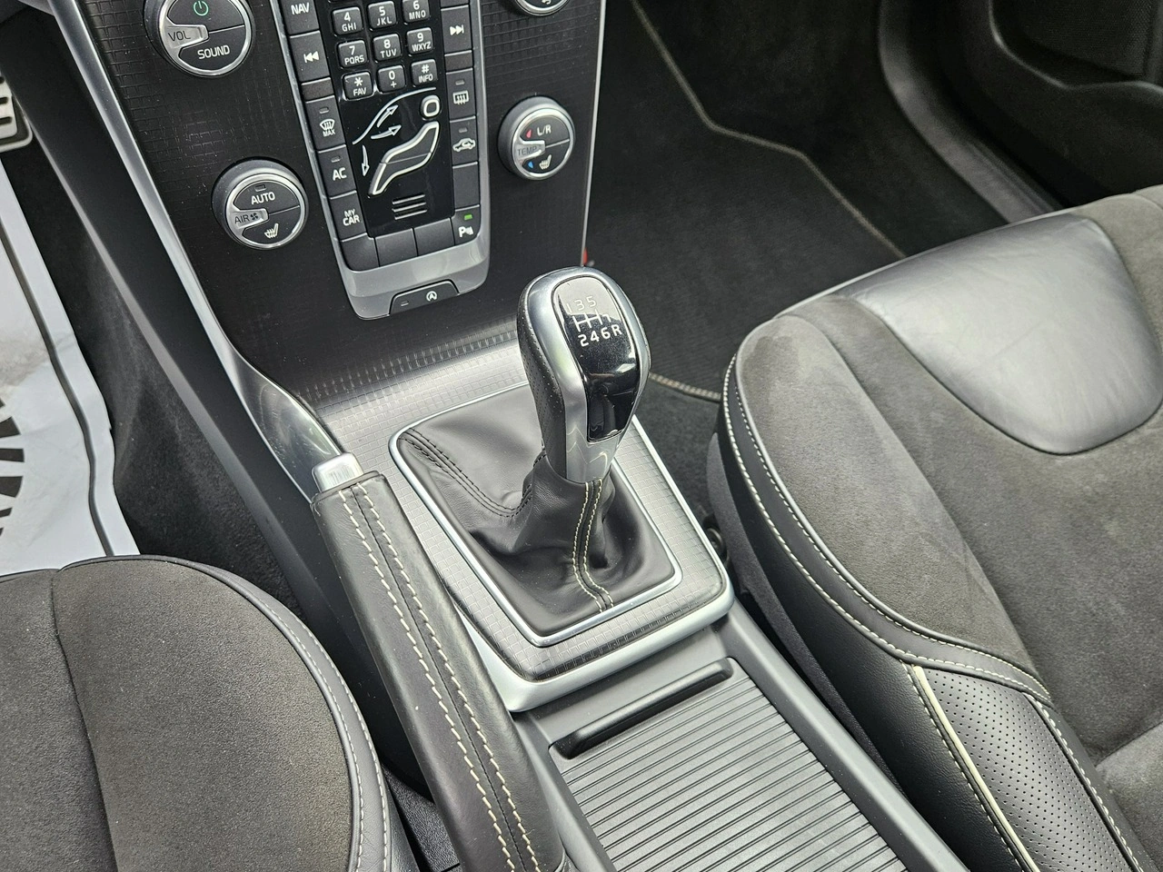 Volvo V40 - Zdjęcie 28